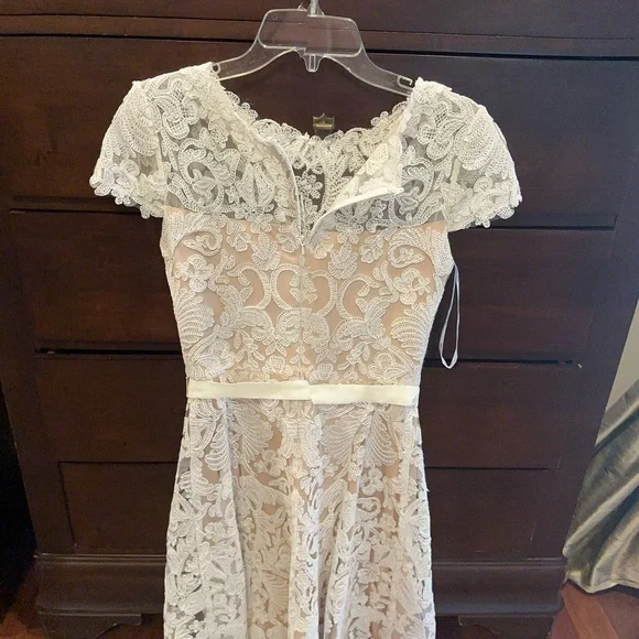 Tadashi Shoji Cream Flutter Sleeve Wedding Dress - Picture 2 of 14